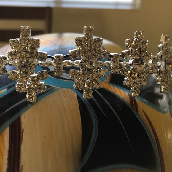 Tiara - Picture 2 of 4