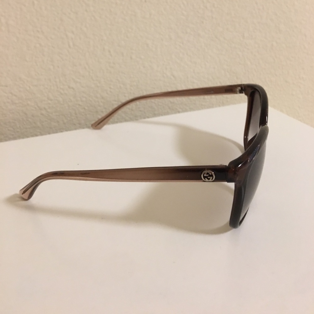 NEW GUCCI SUNGLASSES WITH CASE