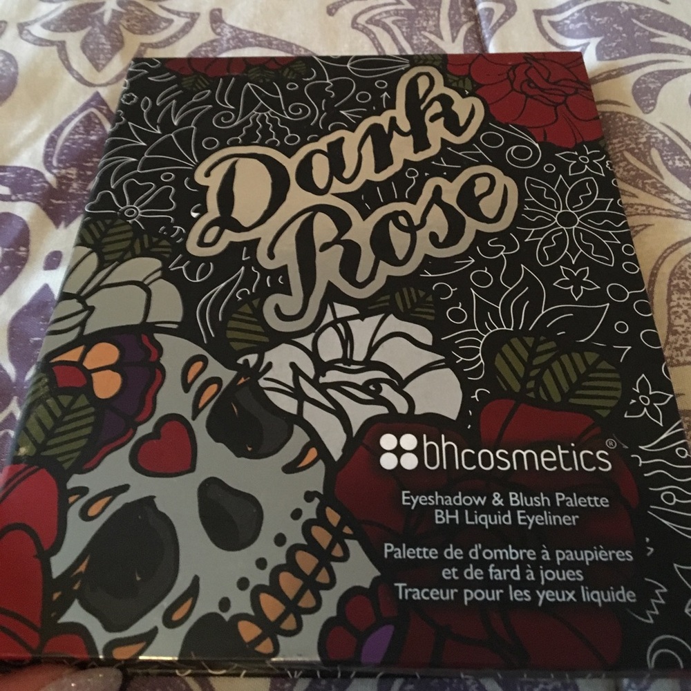 Open/ never used eye shadow palette-will bundle