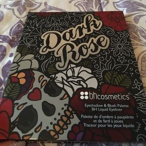 Open/ never used eye shadow palette-will bundle