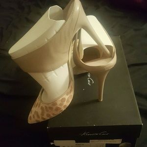 Kenneth Cole Wendy slide pump