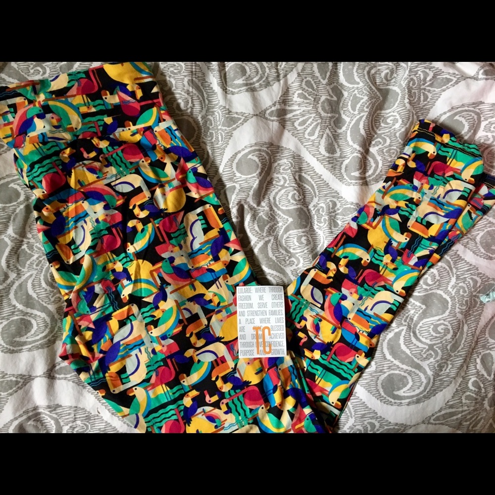 BNWT Lularoe TC leggings tropical birds 🦄🦄