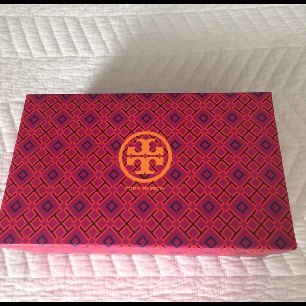 Tory Burch shoe box