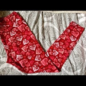 BNWOT Valentine's Day leggings TC