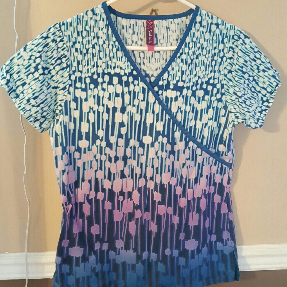 Small scrub top