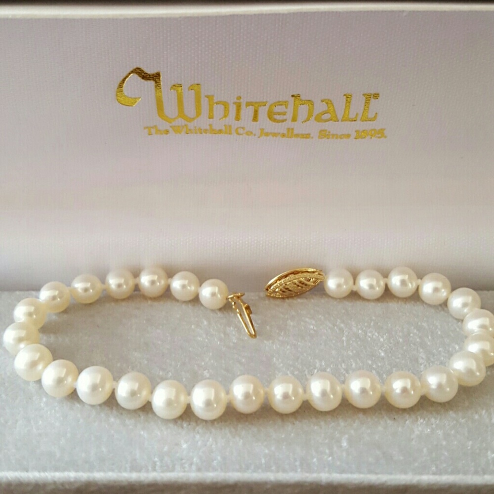 Classic Whitehall pearl bracelet with 14k clasp