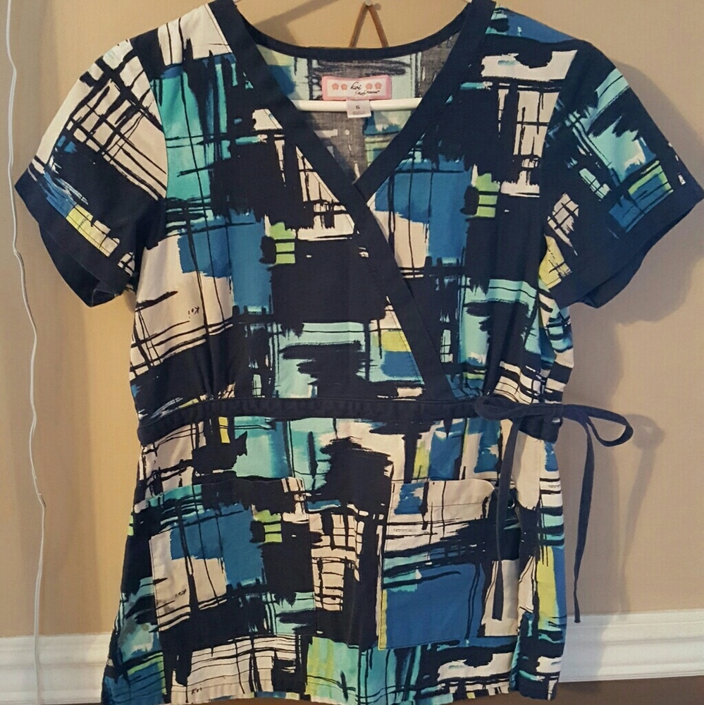 Small Koi scrub top