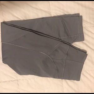 Lululemon Size 8 - All the Right Places Crop