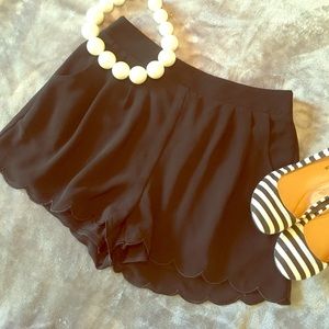 Blu Pepper black scalloped shorts