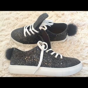 Black sparkly snickers👀😍💕✨✨