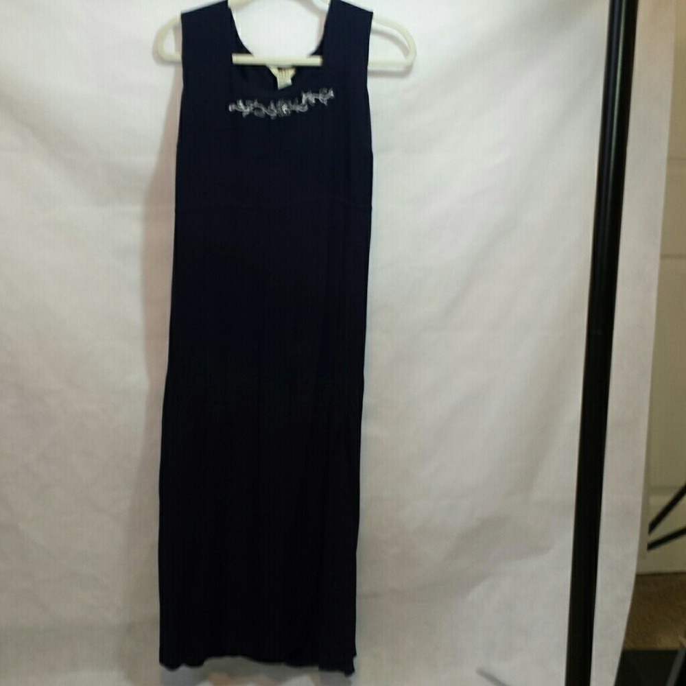 Sleeveless Shift dress