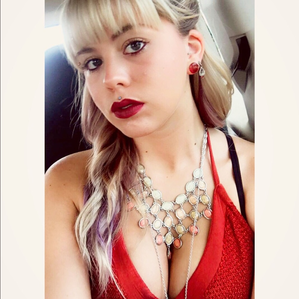 Meet your Posher, Natalie