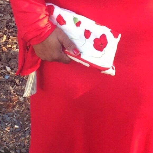 Havana Red Poppy Travel Zip Clutch - Picture 3 of 3