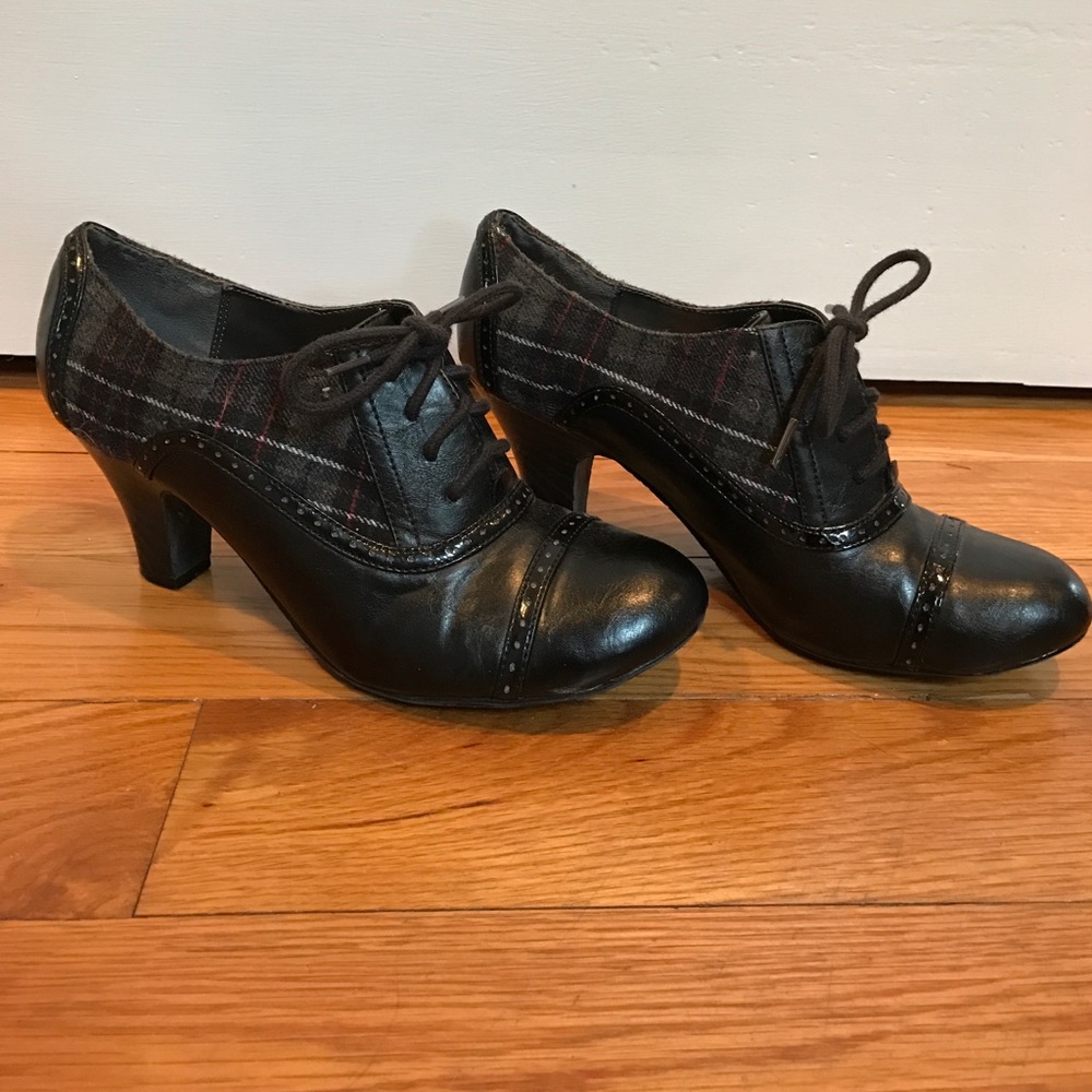 Black shoes