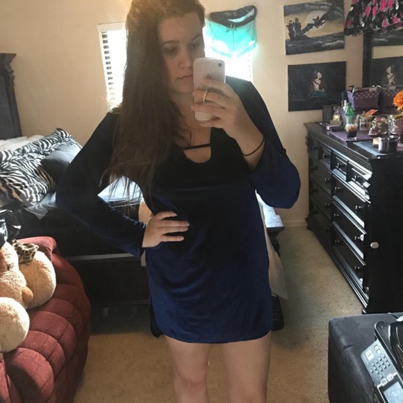 Blue velvet high low dress - Picture 3 of 4