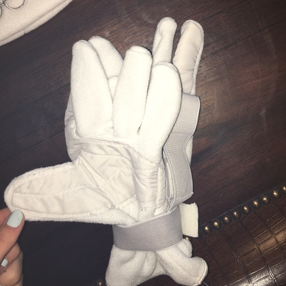 Olympics Embroidered Winter Glove and Hat Bundle❄️ - Picture 4 of 4