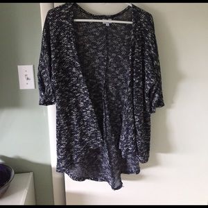 LuLaRoe Lindsay kimono