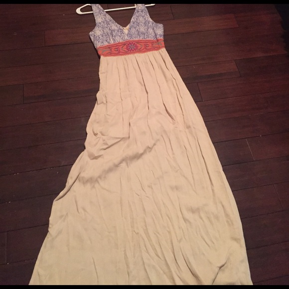 Flowy maxi dress - Picture 2 of 5