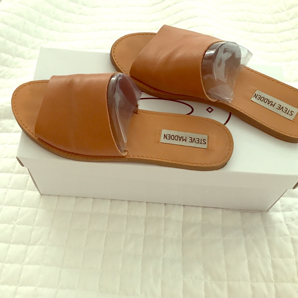 ❗️SHIPS TODAY❗️Steve Madden Grace slides (cognac)