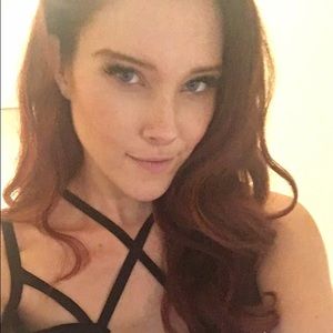 Meet your Posher, Caitlin