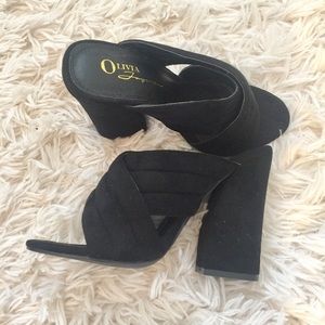 👡😍💕Black platform sandals.