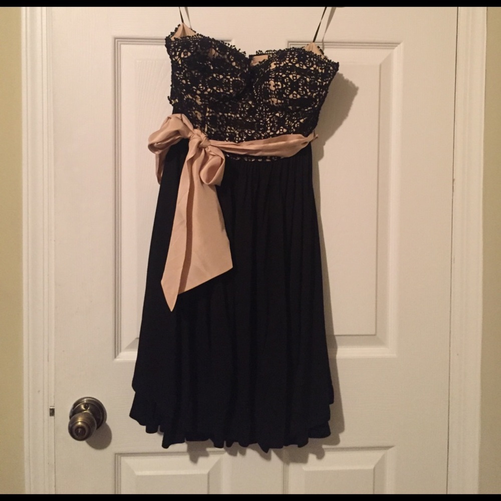 Gorgeous strapless Anthropologie dress