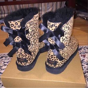 Ugg girls size 5. Brand new!