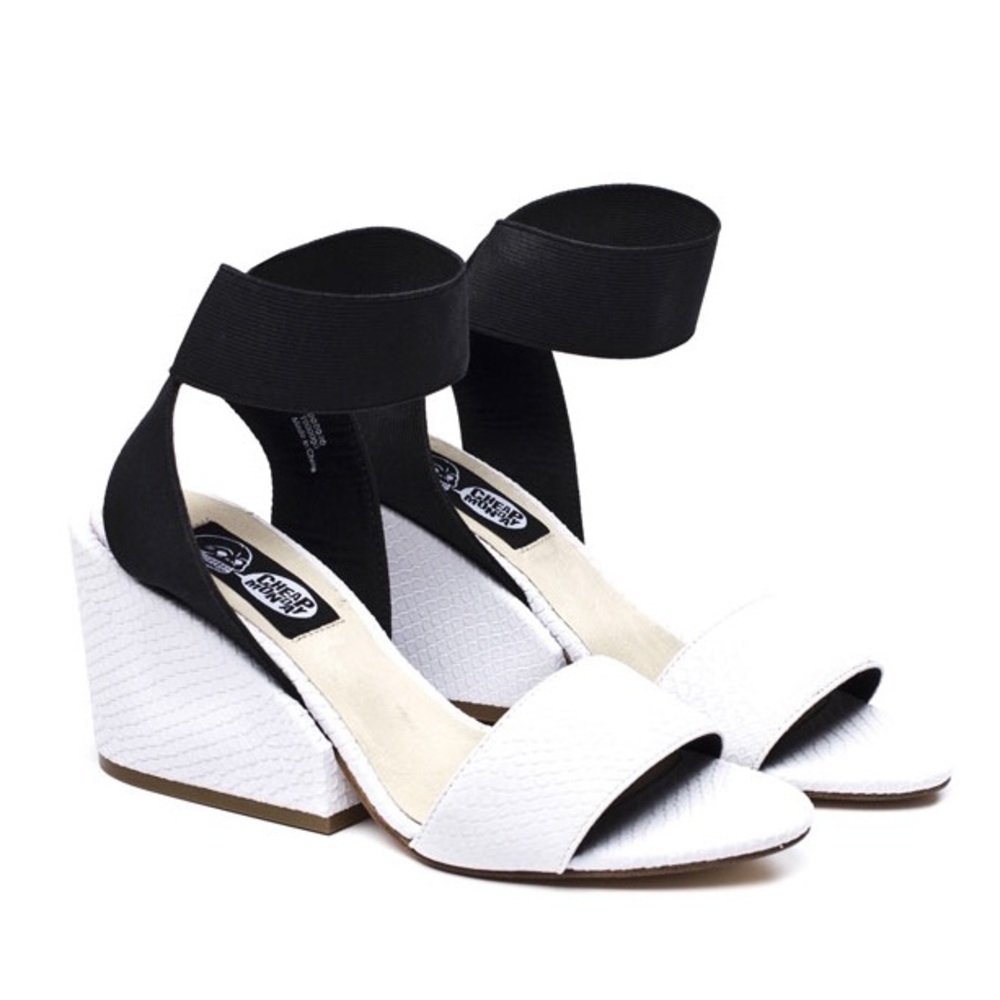 💞HP💞🆕{Cheap Monday} Stomp Sandalette Lilac Hint