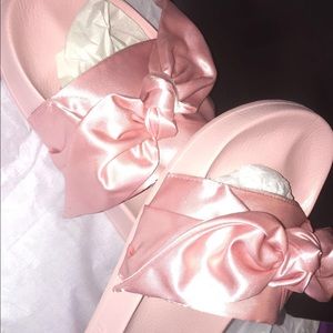 New in box Puma Rihanna FENTY Satin Bow Slides