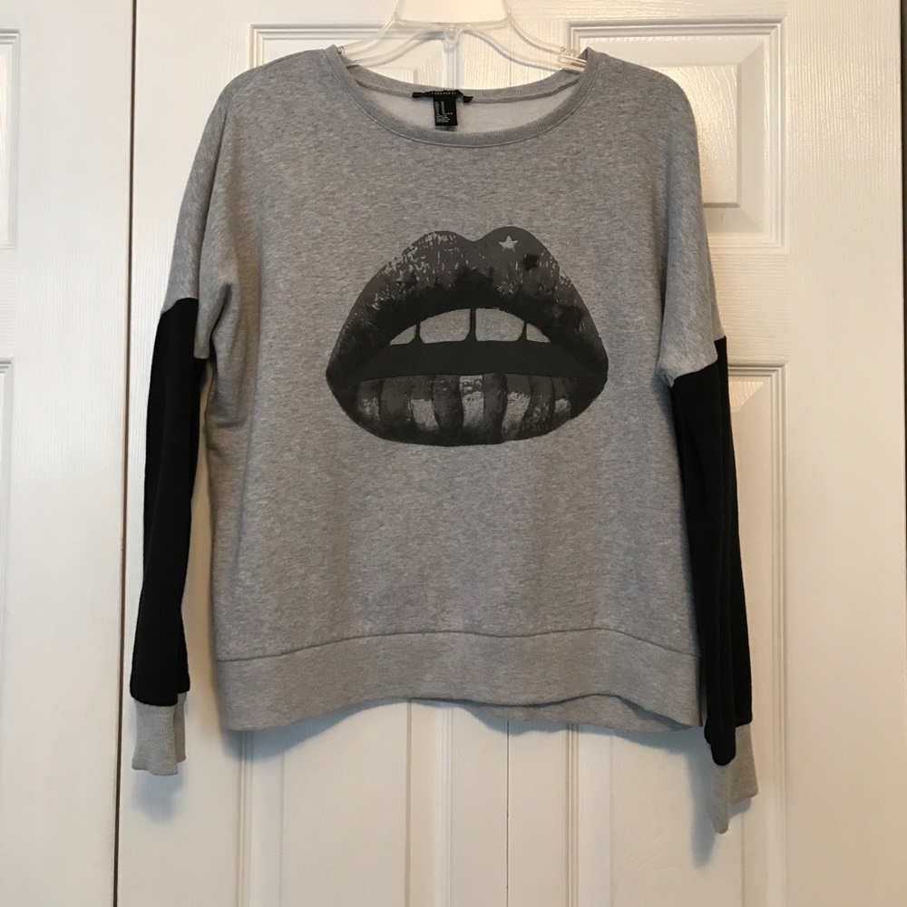 Lip shirt