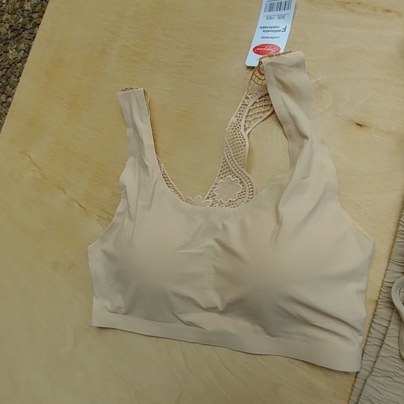 New crochet bralette under 25 - Picture 2 of 3