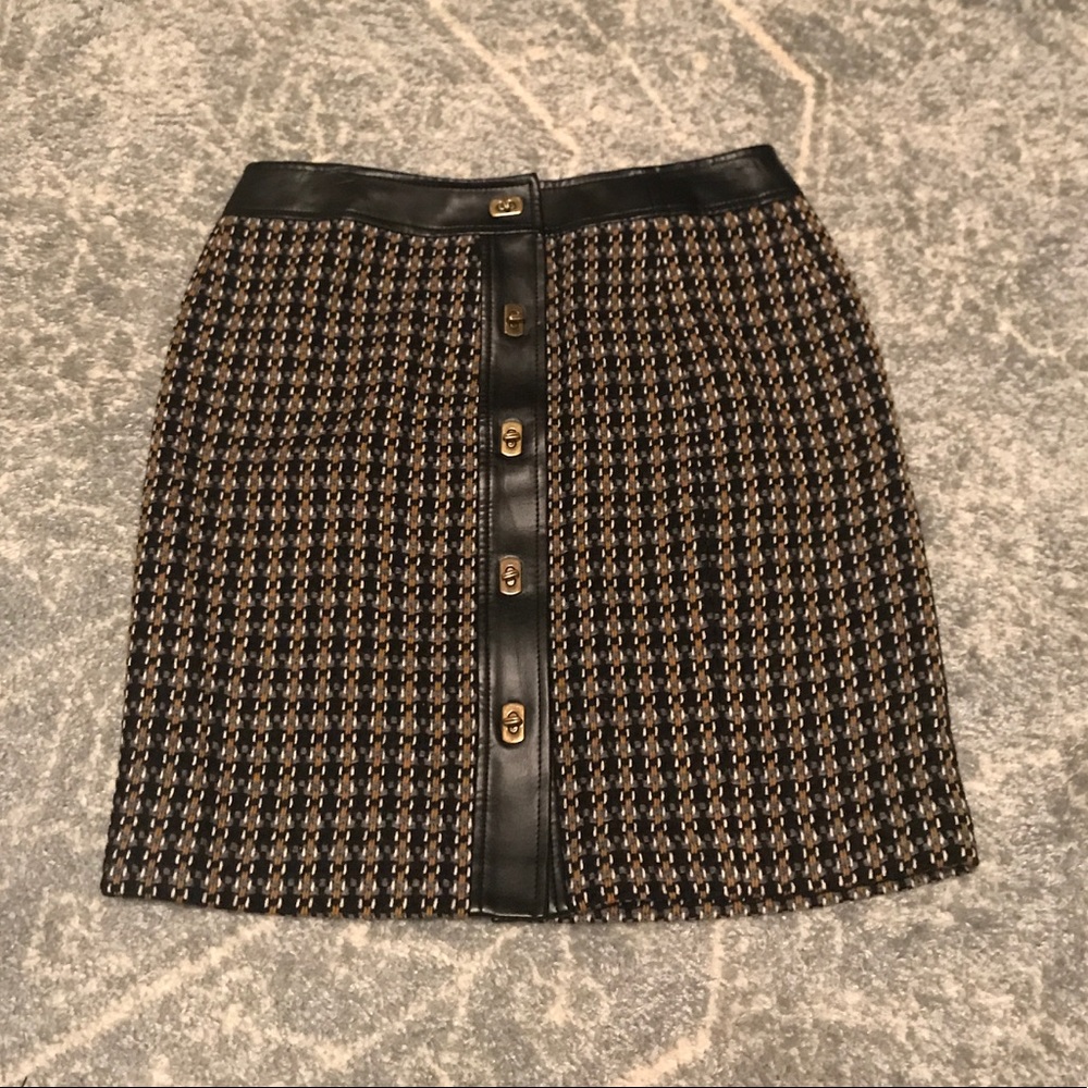 SOLD - Beautiful NWOT tweed leather trim skirt
