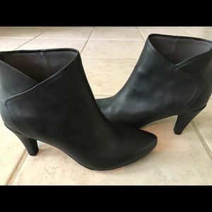 NWOT Tsubo Ankle Boots