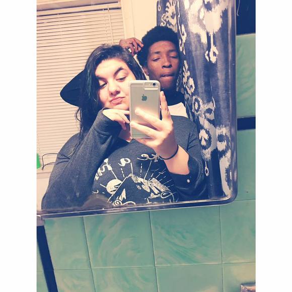 Meet your Posher, Laurin - Picture 1 of 1