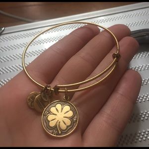 Four-leaf clover Alex&Ani