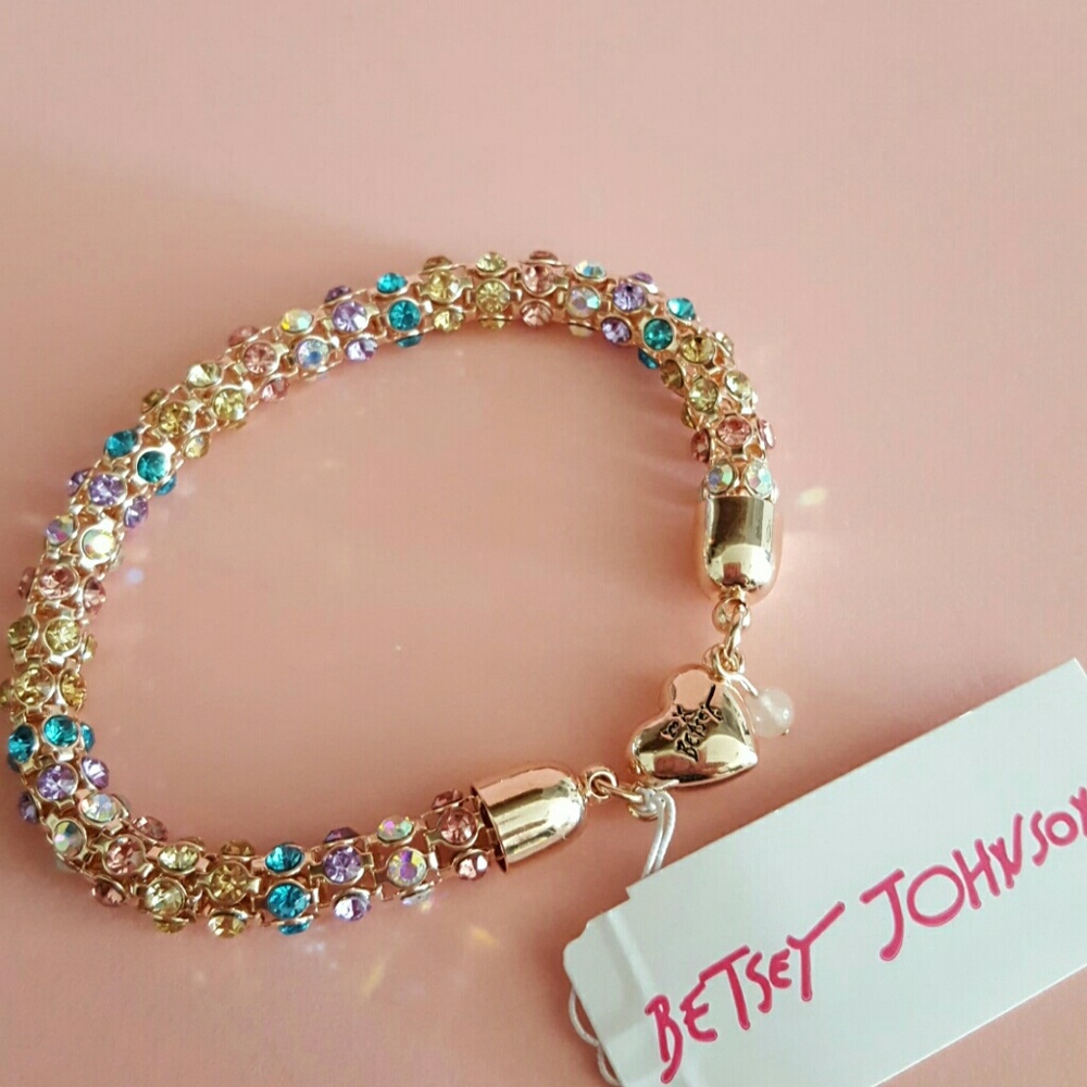 BETSEY JOHNSON BRACELET - Picture 1 of 3