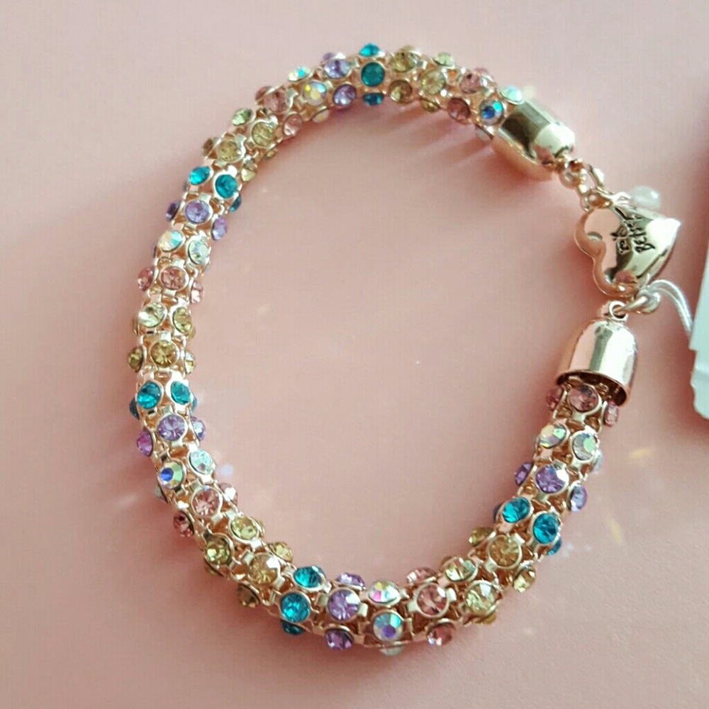 BETSEY JOHNSON BRACELET - Picture 3 of 3