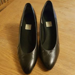 Natural Sport Black Pumps