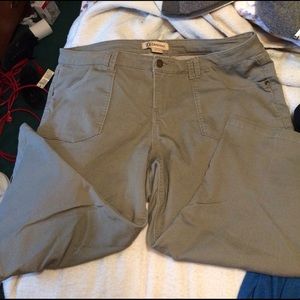 Democracy Capris Sz 20