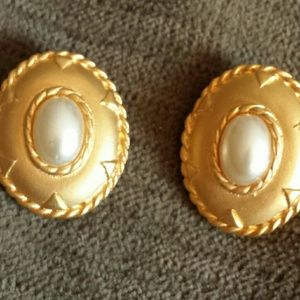 Vintage 80's earrings!