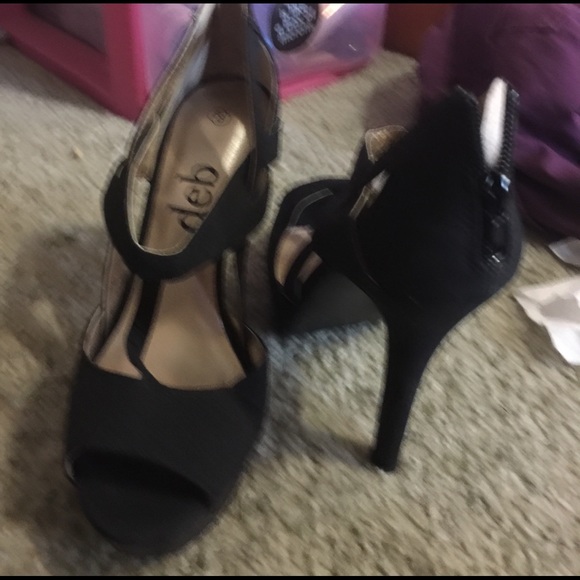 Heels - Picture 2 of 3