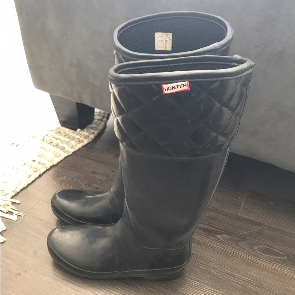 Black hunter boots