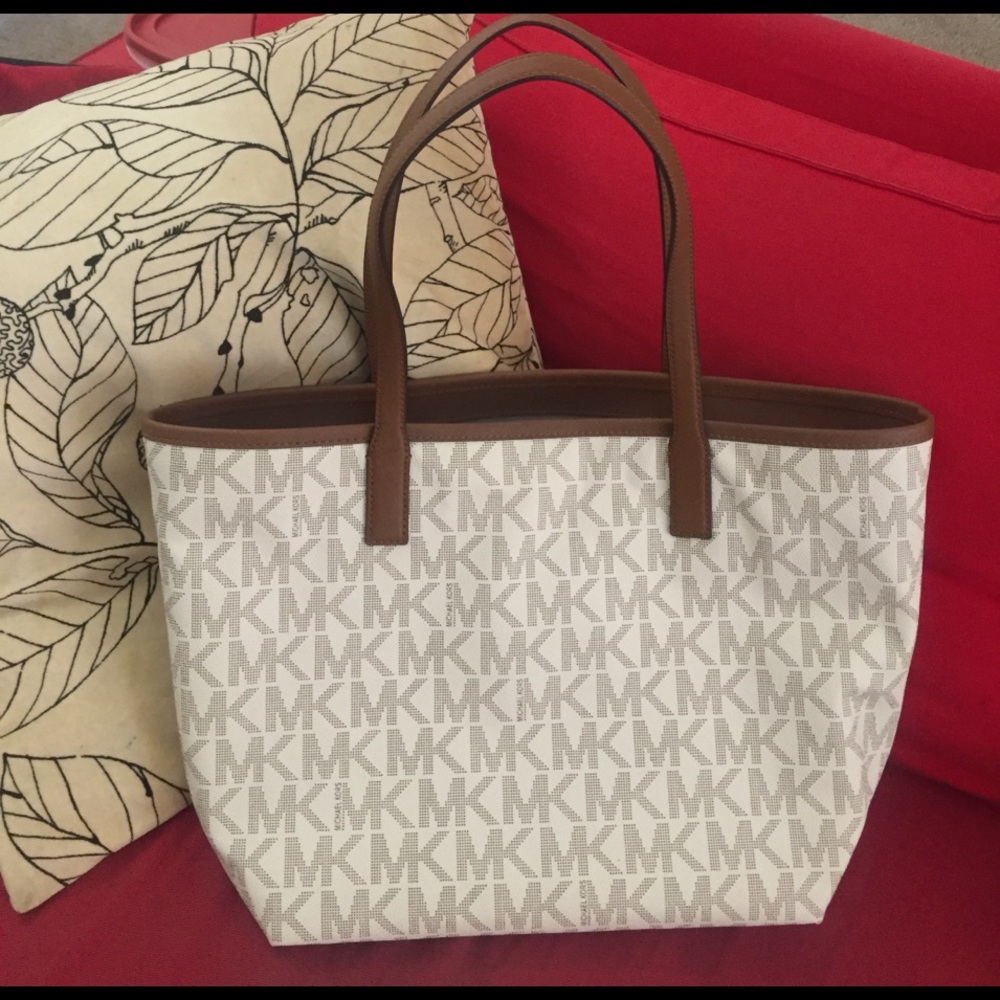 Michael Kors Jet Set Travel Bag (Vanilla)