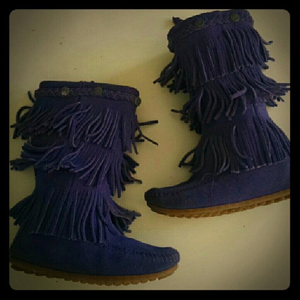 Minnetonka layer fringe boots