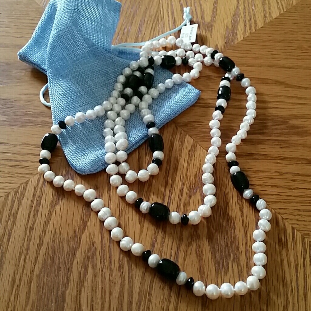 From Paris Genuine Freshwater Pearl Necklace