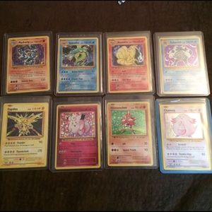 8 holo foil Pokémon cards