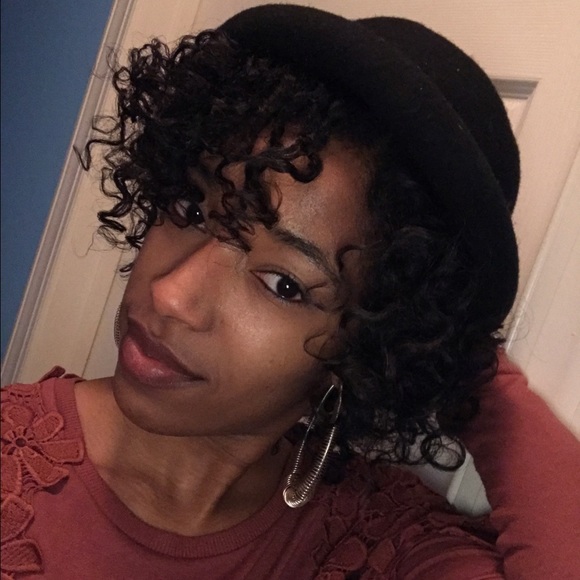 Meet your Posher, Sharee - Picture 1 of 1