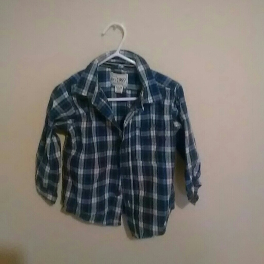 Long sleeve button up collar shirt worn only twice