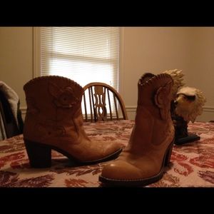 Mia leather Western boots