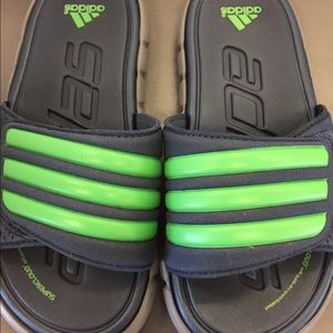 Kids adidas slides